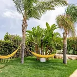 Massaroom Villa
