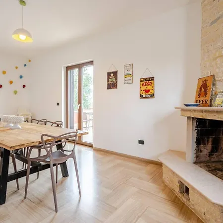 Massaroom Villa