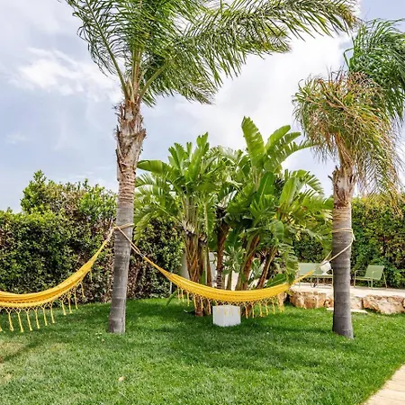 Massaroom Villa